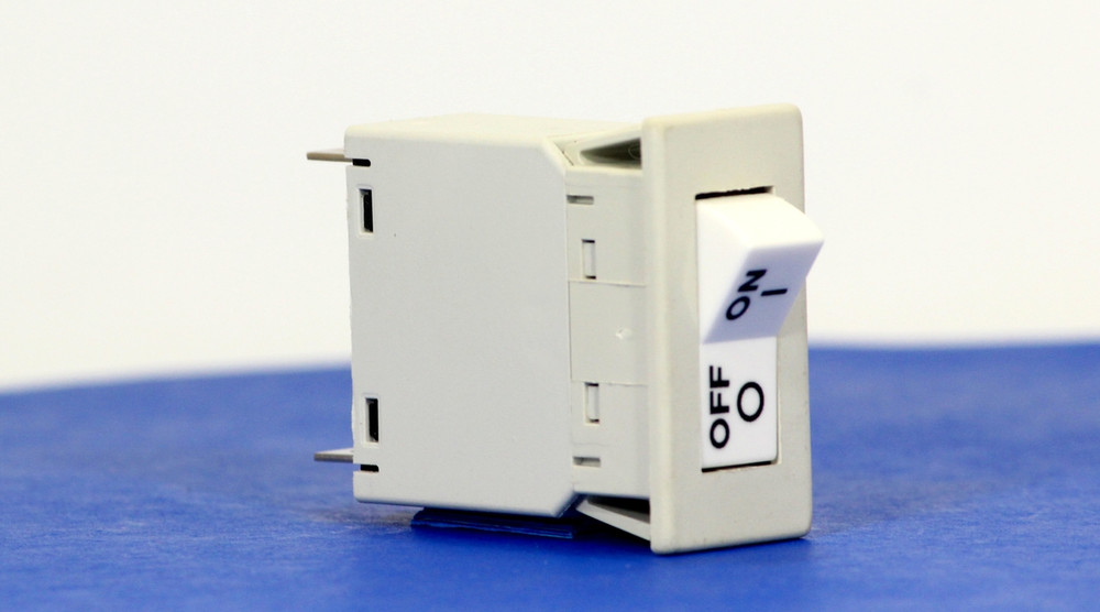 BSBM0007 (1 Pole, 2.5A, 240VAC, Quick Connect, Series Trip, UL Recognized (UL 1077))