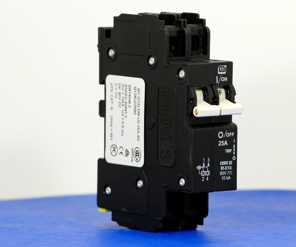 QY28U225B0 (2 Pole, 25A, 80VDC, UL Listed (UL 489))