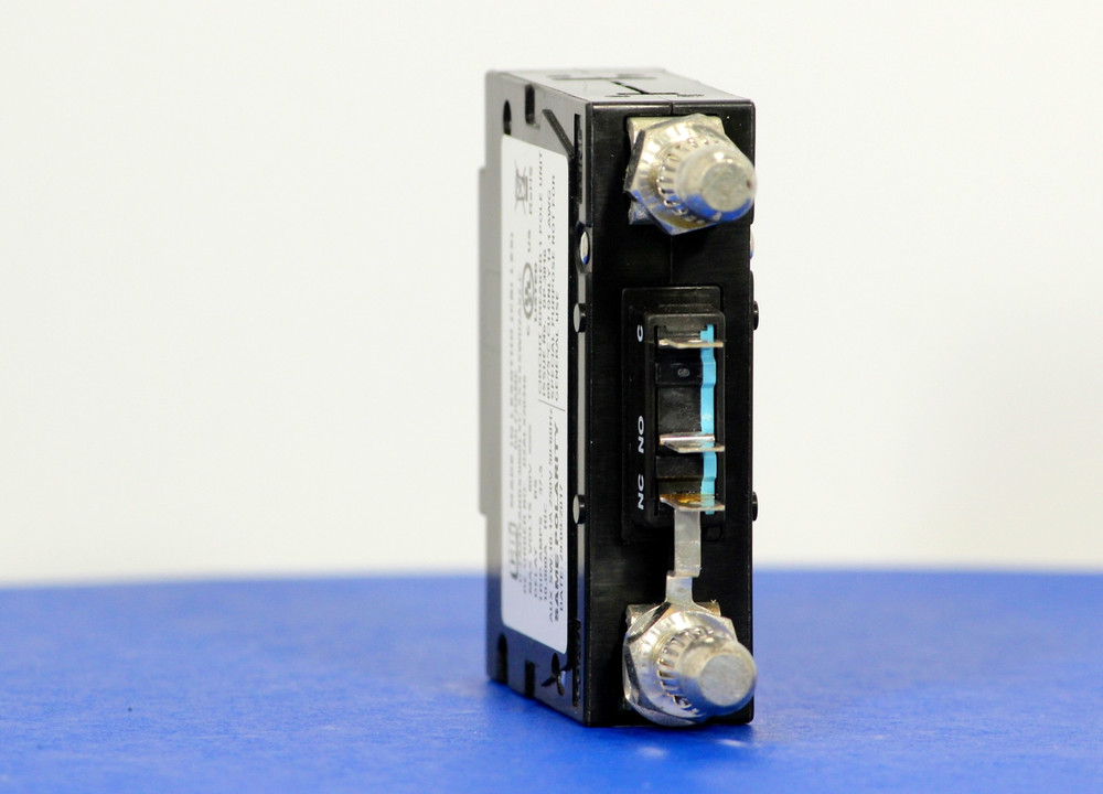 D2ALX20346 (1 Pole, 30A, 80VDC, Plug-In Terminals, Series Mid-Trip w/alarm, UL Listed (UL 489))
