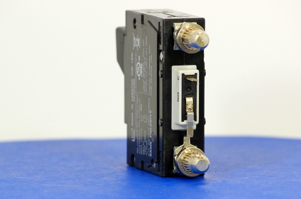 D2ALX20240 (1 Pole, 5A, 80VDC, Plug-In Terminals, Series Mid-Trip w/alarm, UL Listed (UL 489))