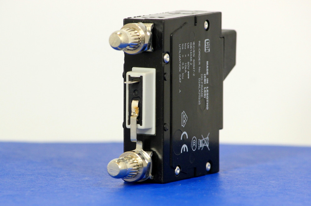 D2ALX20235 (1 Pole, 30A, 80VDC, Plug-In Terminals, Series Mid-Trip w/alarm, UL Listed (UL 489))