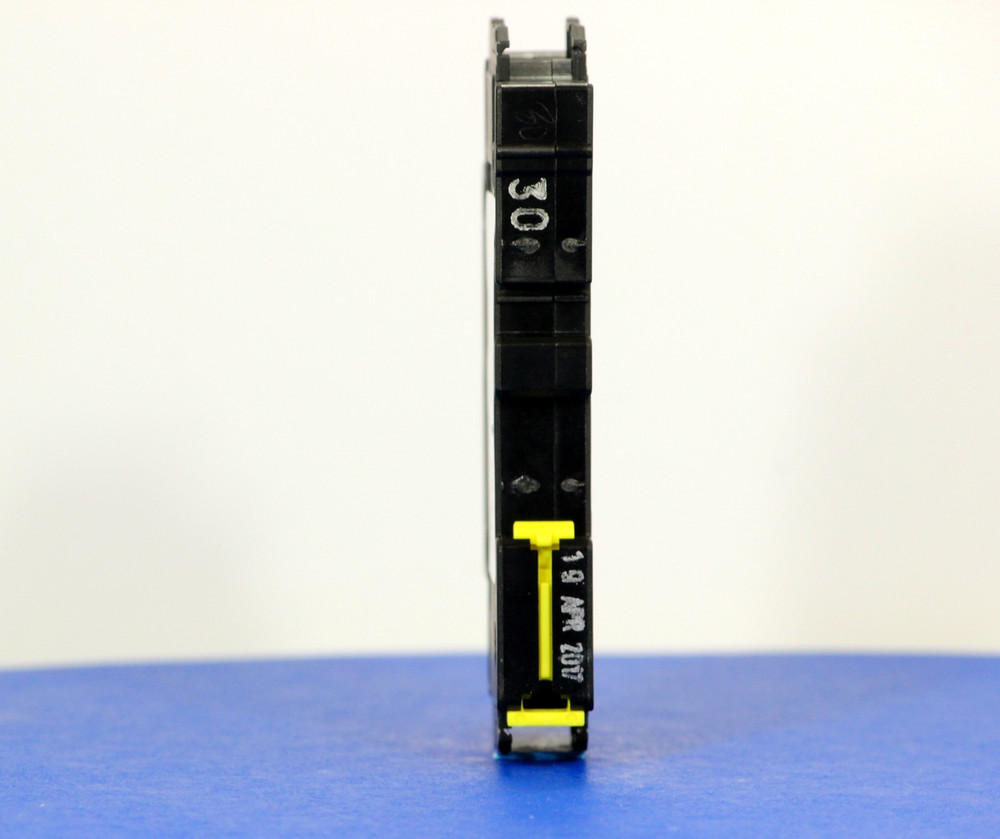 QY18U230B0 (1 Pole, 30A, 80VDC, UL Listed (UL 489))