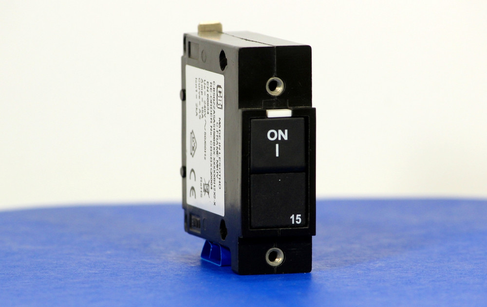 CBSBXQ0004 (1 Pole, 15A, 120VAC, Quick Connect Terminal, Series Trip, UL Listed (UL 489))