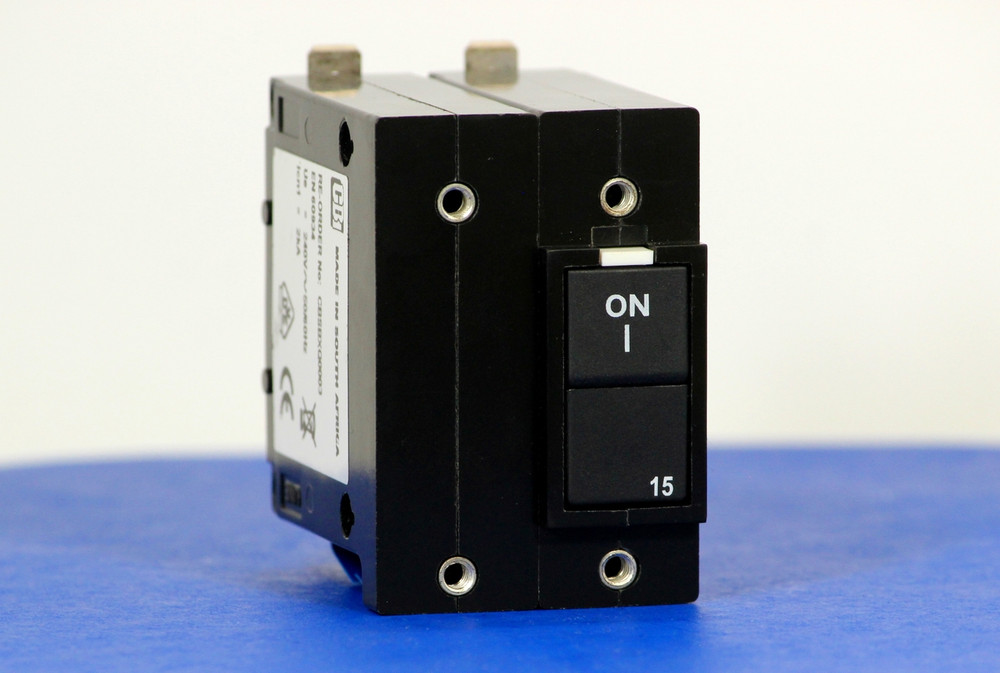 CBSBXQ0003 (2 Pole, 15A, 120/240VAC, Quick Connect Terminal, Series Trip, UL Listed (UL 489))