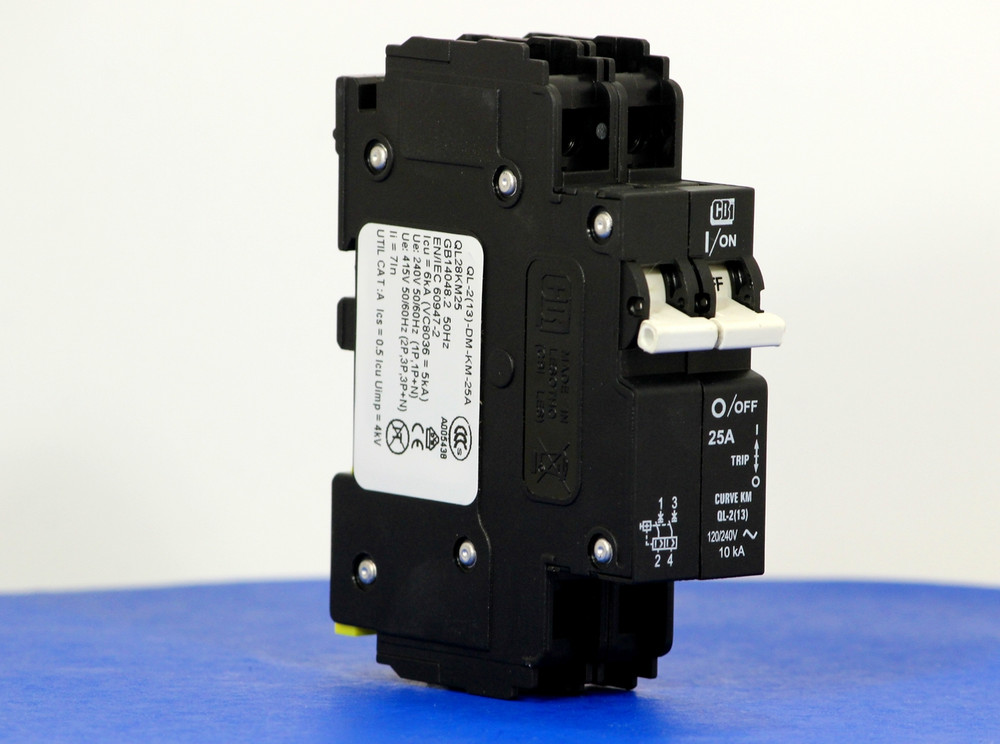 QL28KM25 (2 Pole, 25A, 120/240VAC; 240VAC, UL Listed (UL 489))