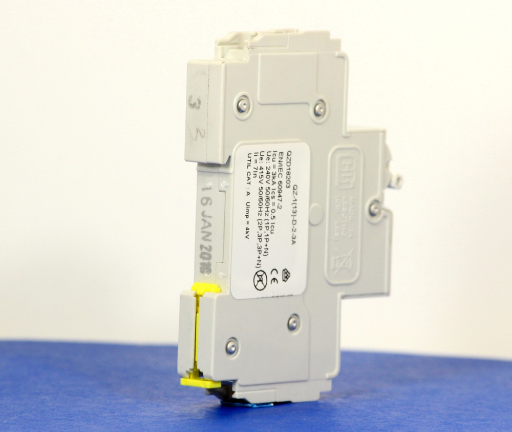 QZD18203 (1 Pole, 3A, 277VAC, UL Recognized (UL 1077))
