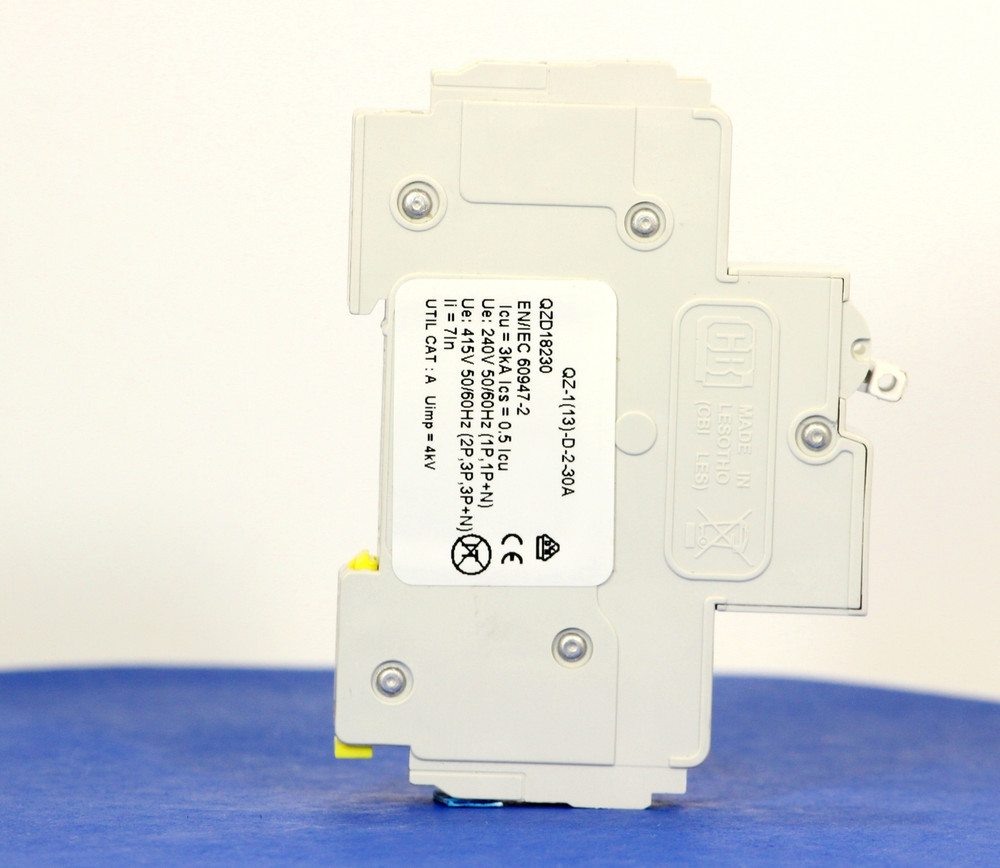 QZD18230 (1 Pole, 30A, 277VAC, UL Recognized (UL 1077))