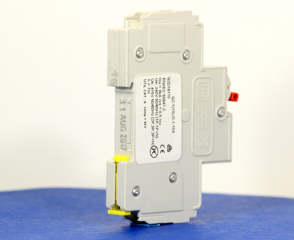 QZD18110 (1 Pole, 10A, 277VAC, UL Recognized (UL 1077))
