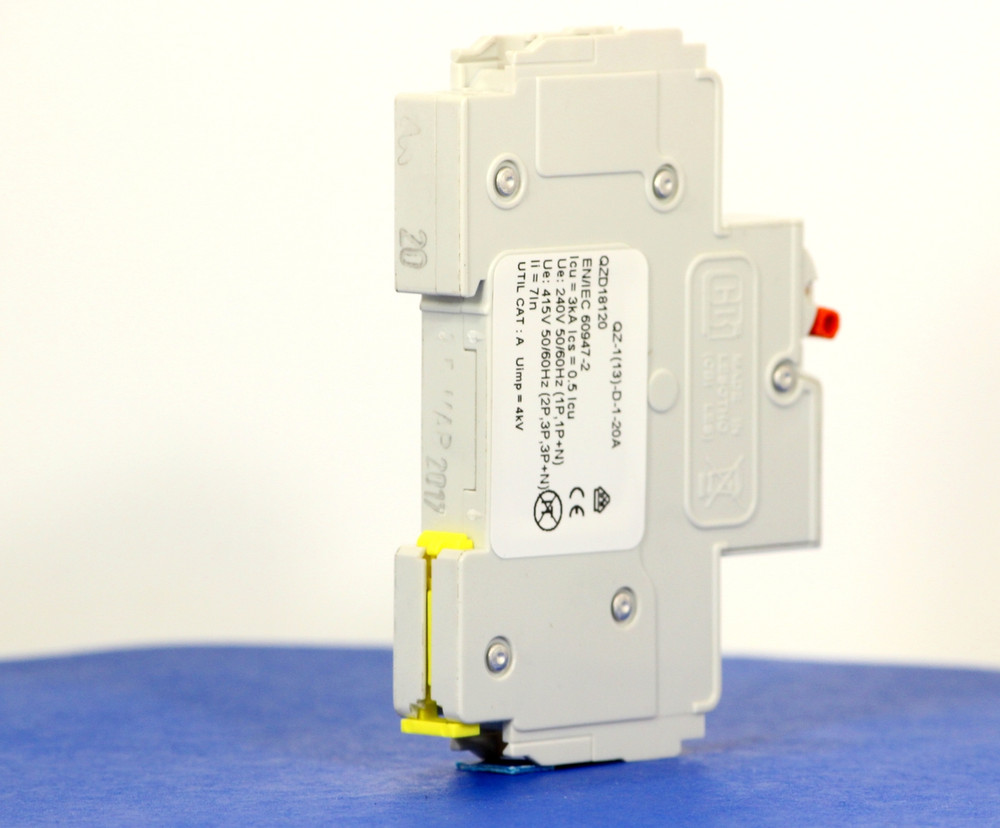QZD18120 (1 Pole, 20A, 277VAC, UL Recognized (UL 1077))