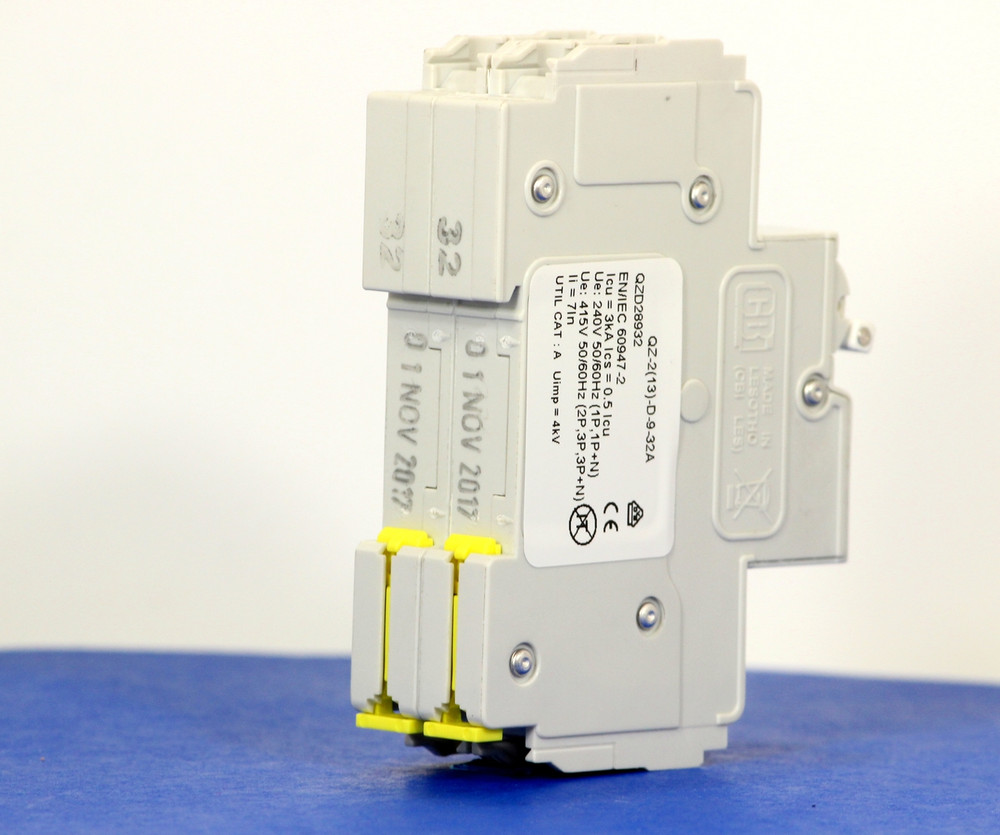 QZD28932 (2 Pole, 32A, 277/480VAC, UL Recognized (UL 1077))