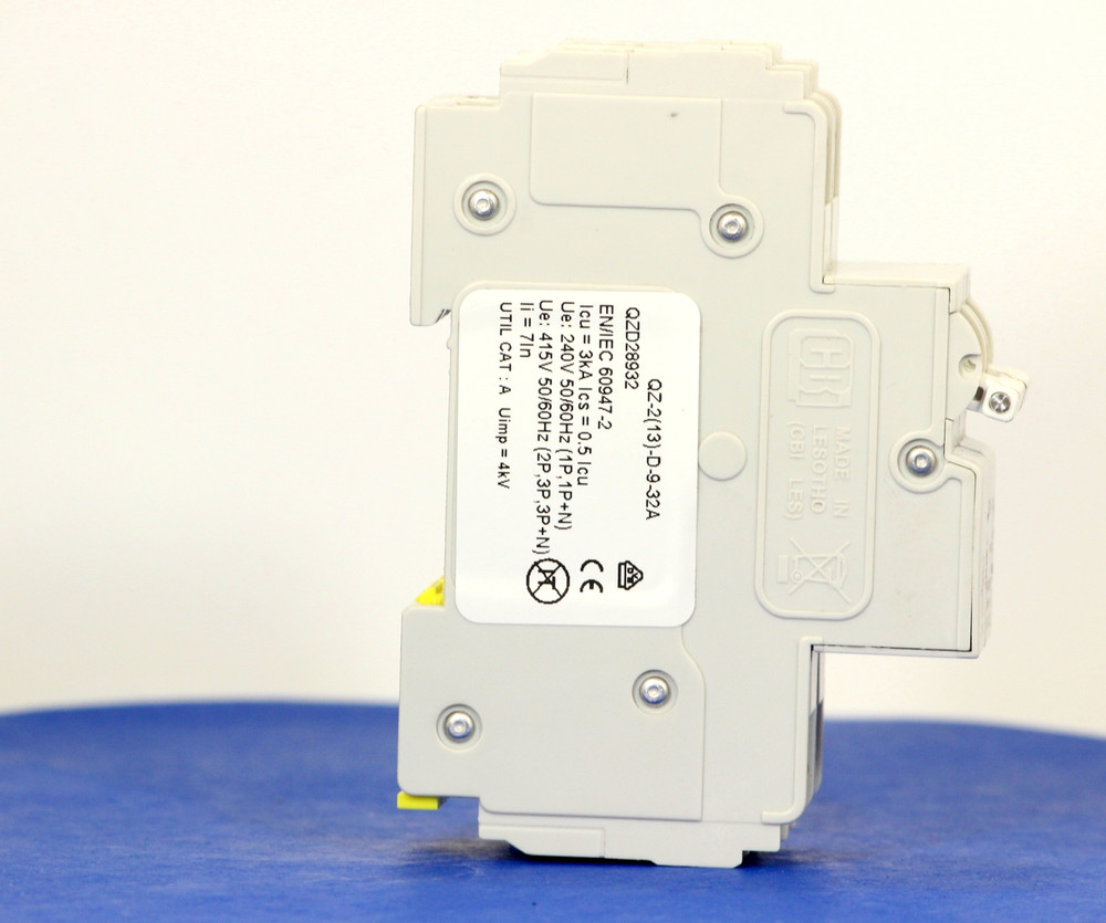 QZD28932 (2 Pole, 32A, 277/480VAC, UL Recognized (UL 1077))