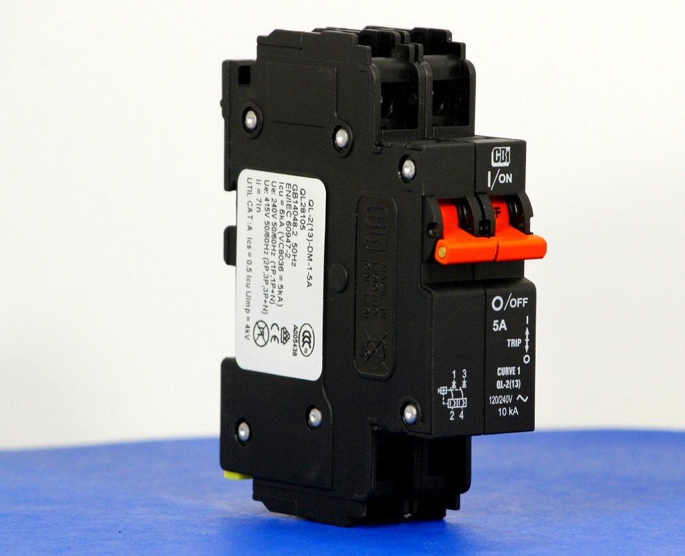 QL28105 (2 Pole, 5A, 120/240VAC; 240VAC, UL Listed (UL 489))