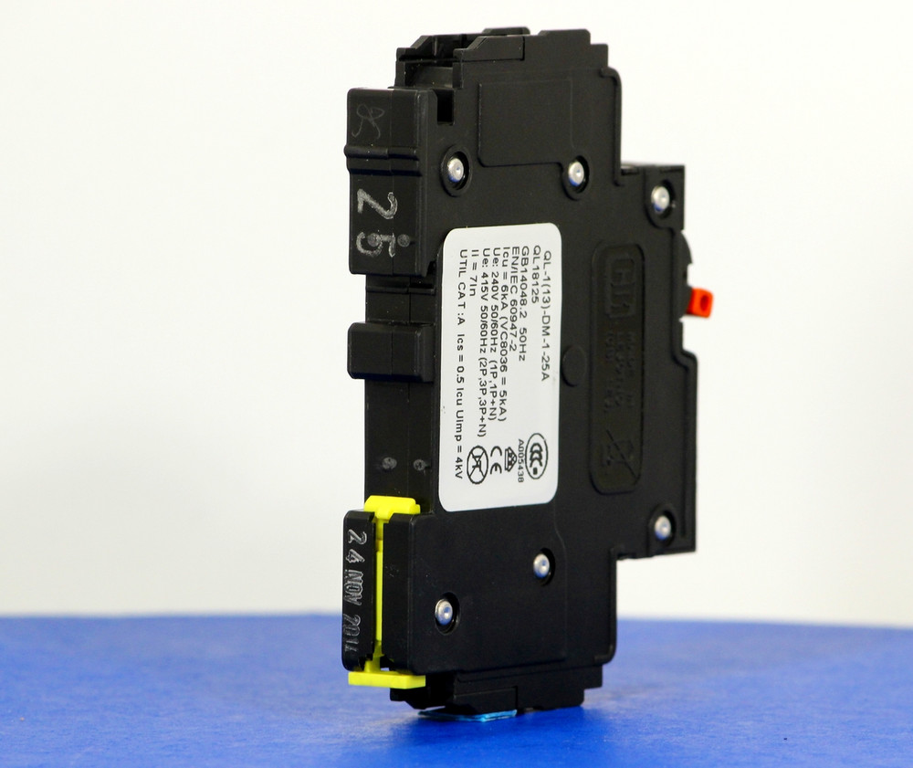 QL18125 (1 Pole, 25A, 120VAC; 240VAC, UL Listed (UL 489))