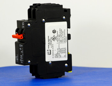 QL28115 (2 Pole, 15A, 120/240VAC; 240VAC, UL Listed (UL 489))