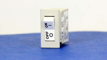 BSBM0006 (1 Pole, 7.5A, 240VAC, Quick Connect, Series Trip, UL Recognized (UL 1077))