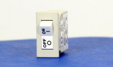 BSBM0009 (1 Pole, 15A, 240VAC, Quick Connect, Series Trip, UL Recognized (UL 1077))