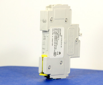 QZD18903 (1 Pole, 3A, 277VAC, UL Recognized (UL 1077))