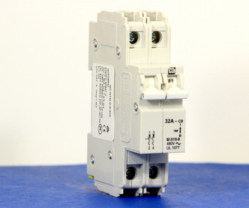 QZD28932 (2 Pole, 32A, 277/480VAC, UL Recognized (UL 1077))