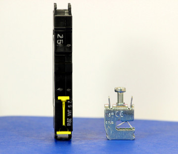 Qkit25A01 (Telecom Kit 3799259200 Breaker + Clamp)
