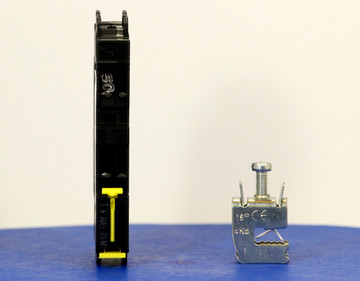 Qkit50A01 (Telecom Kit 3799258900 Breaker + Clamp)