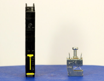 Qkit06A01 (3799254100 Telecom Kit    Breaker + Clamp)