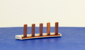 Q1233L-5 (5-Way Insulated Busbar + Endcaps)