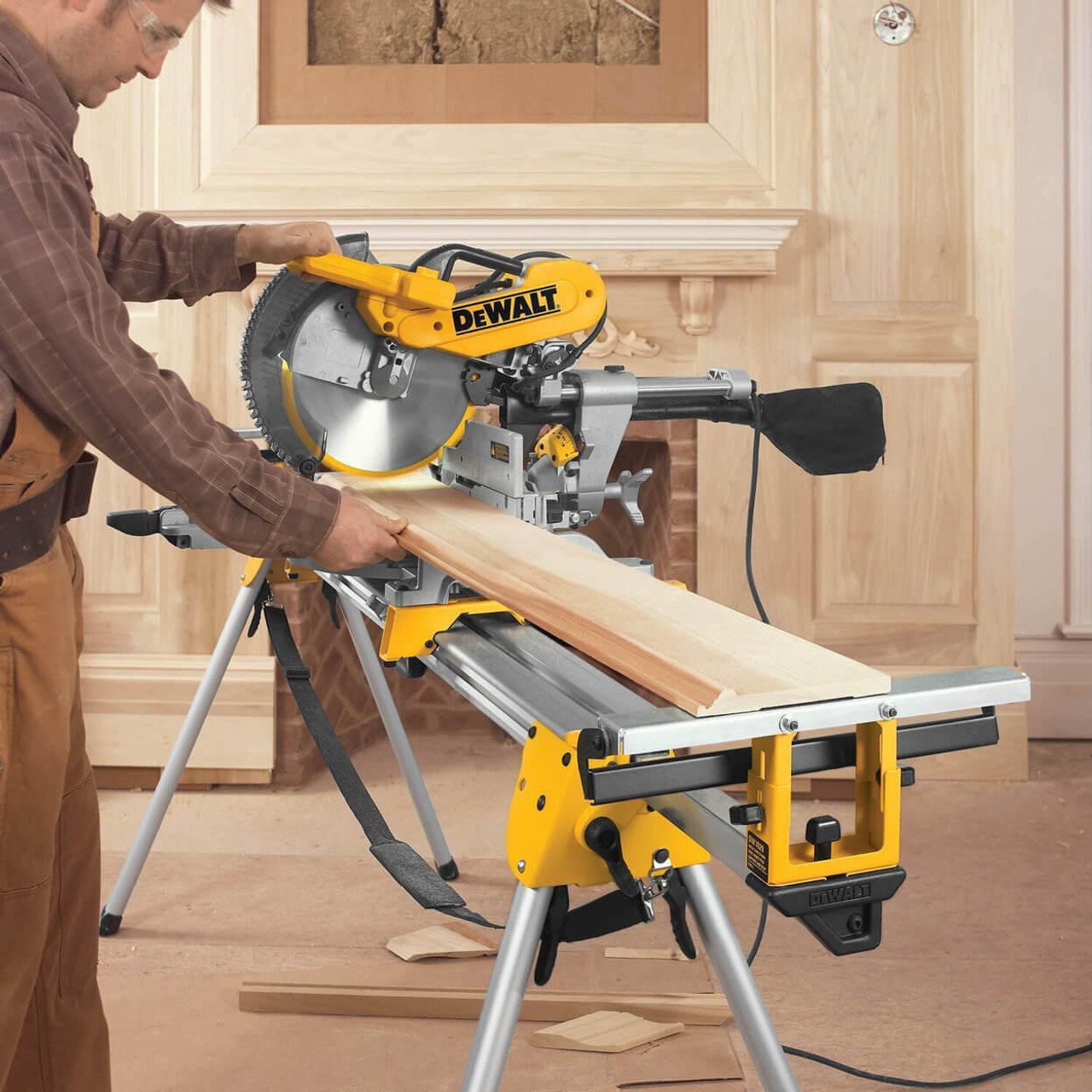  DeWalt 1675W 305mm Compound Slide Mitre Saw with XPS DWS780-XE 