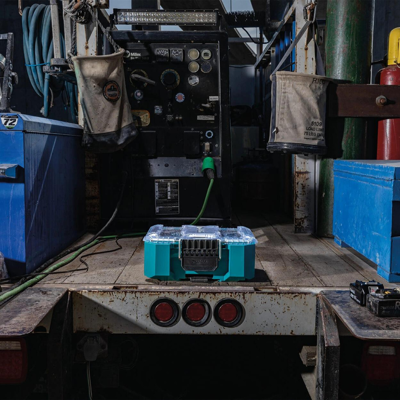  Makita MAKTRAK™ Deep Compact Organiser T-90065 - Rugged Storage for Small Tools & Parts 