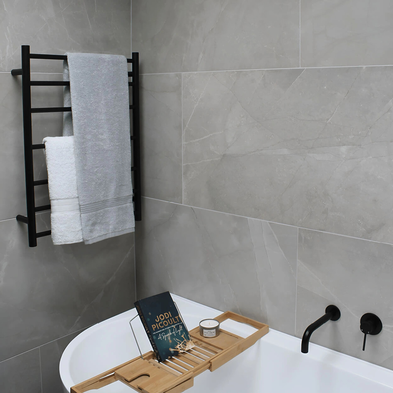 thermorail round 240volt ladder heated towel rail