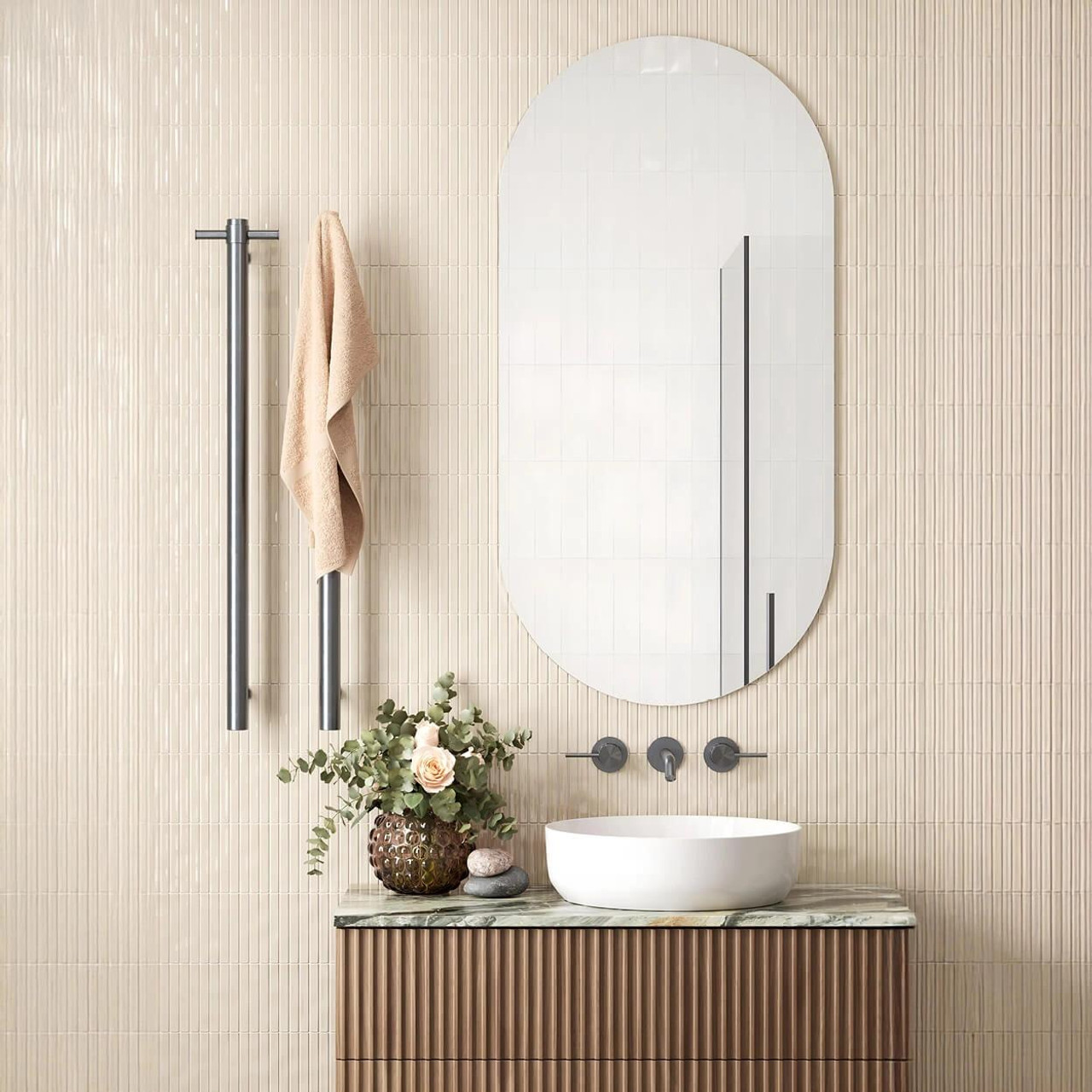  Thermorail Round 12V Vertical Single Heated Towel Rail 