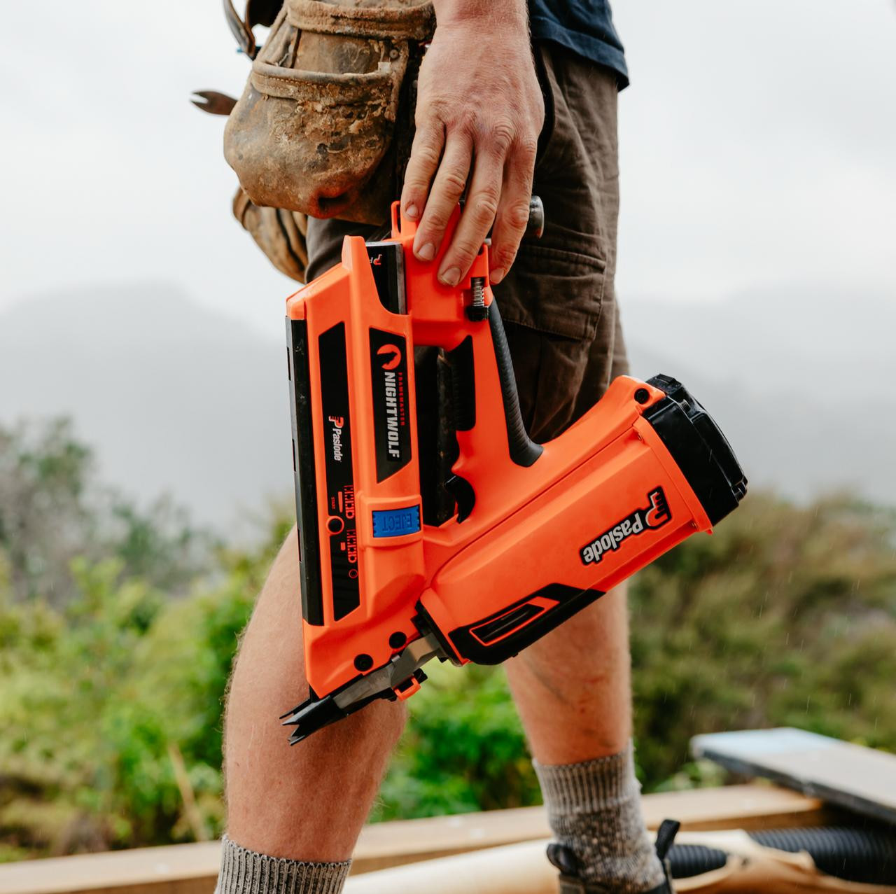  Paslode FrameMaster NightWolf – 50–90mm Cordless Gas Framing Nailer Kit (NW580) 
