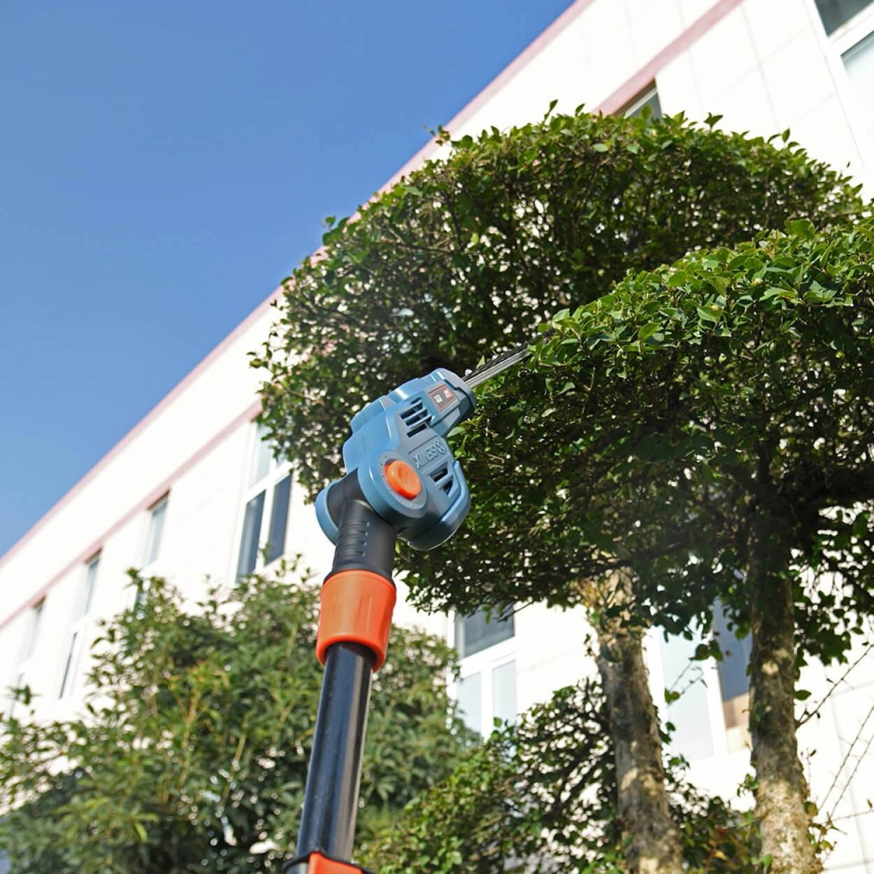 Senix Tools Senix X2 18V 45cm (18") Pole Hedge Trimmer Kit 