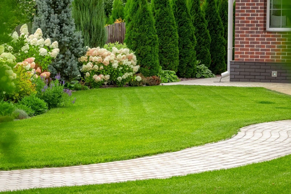 What Are Green Spaces in Landscaping?