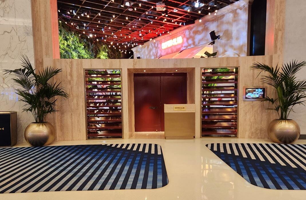 Fontaine Bleau Restaurant Install