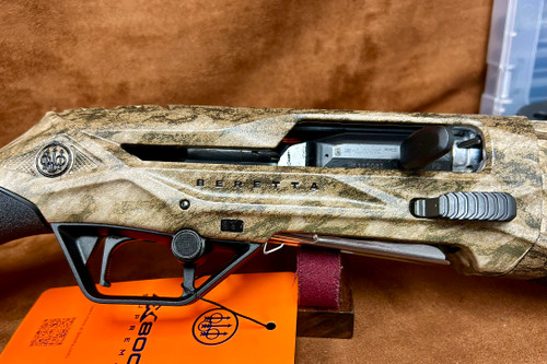Beretta AX800 Suprema Mossy Oak Bottom Land 12GA 28" | 26020105
