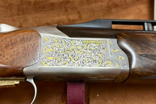 Browning 825 Golden Clays Trap Fully Adjustable Stock 12GA 32" | 26040103