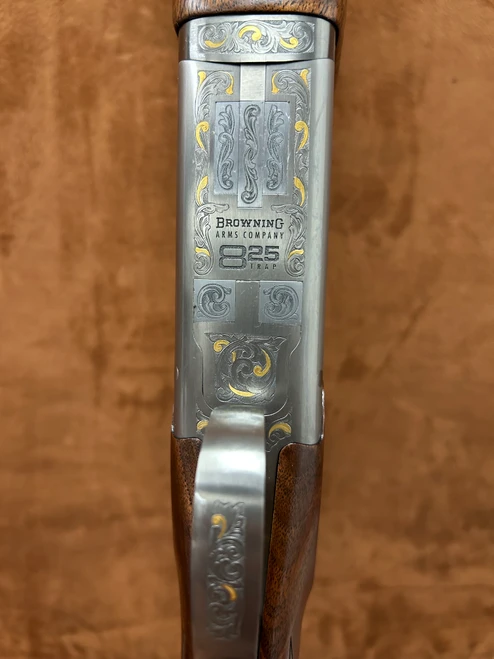 Browning 825 Golden Clays Adjustable Comb and Gracoil Trap 12GA 32" | 26090002