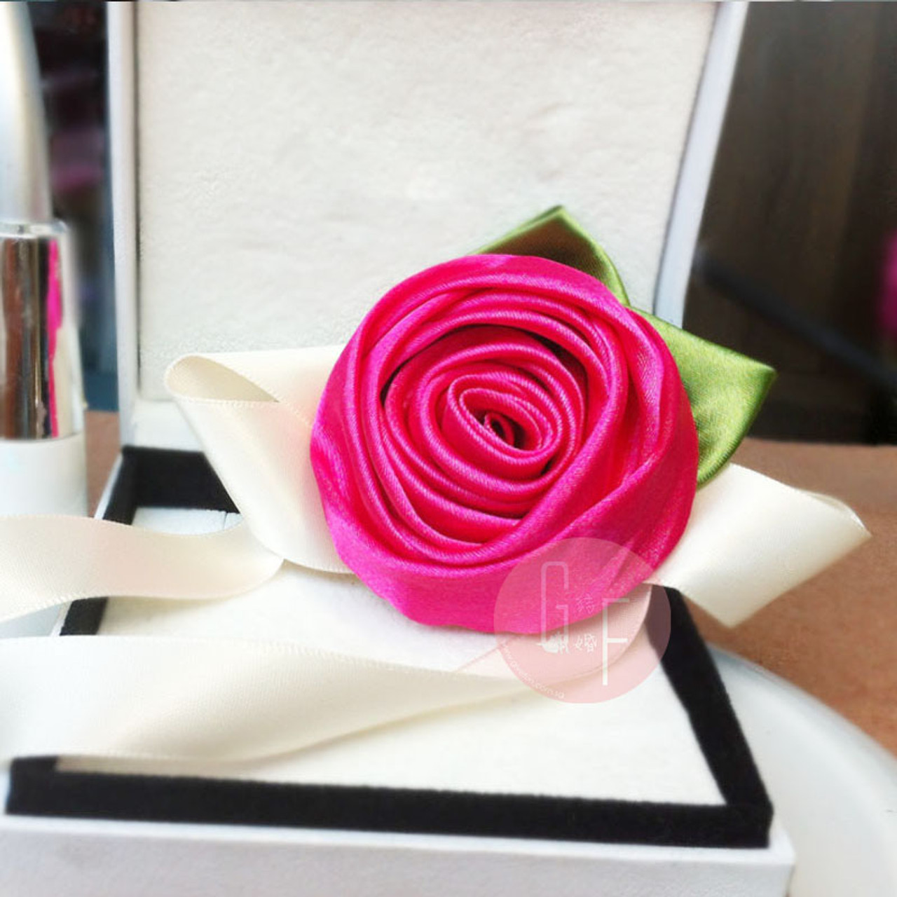 How to Make Easy Ribbon Flowers