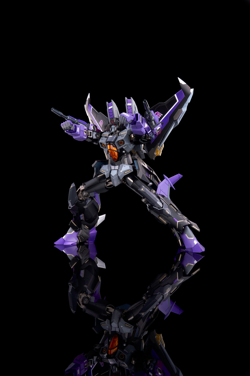 Kuro Kara Kuro Skywarp (D4 Exclusive Version)
