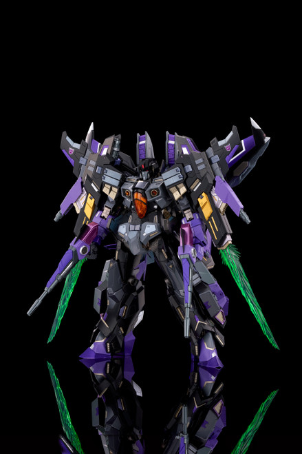 Kuro Kara Kuro Skywarp (D4 Exclusive Version)