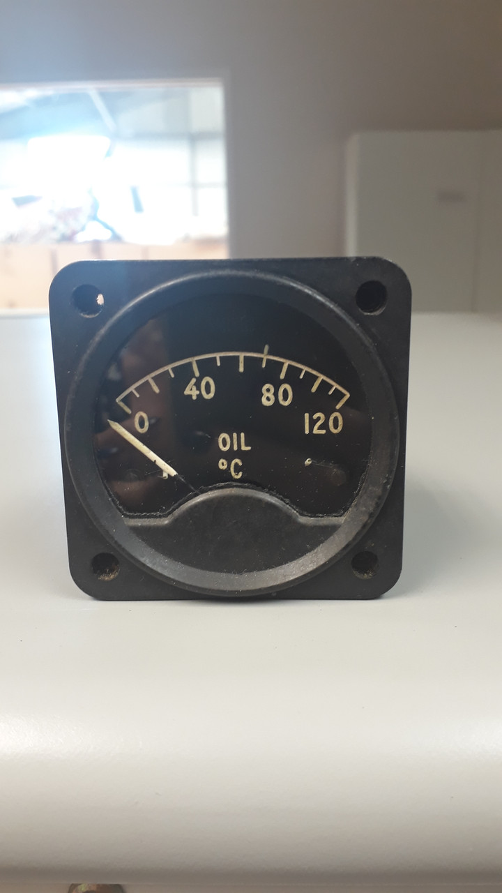 Oil Temp Gauge P/N 6A/2124 S/N AB 784