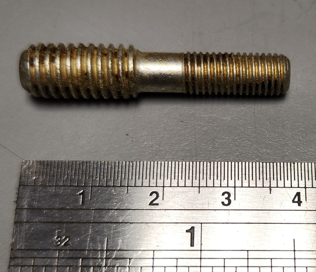 6841728-037, Stud, stepped