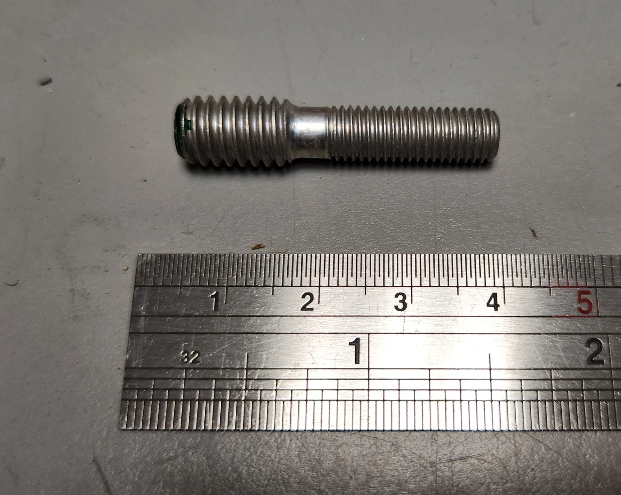 AN151005, Stud