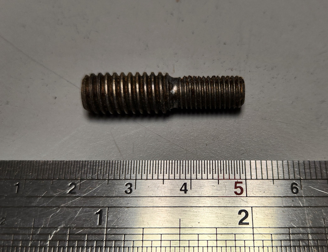 6841728-012, Stud, stepped