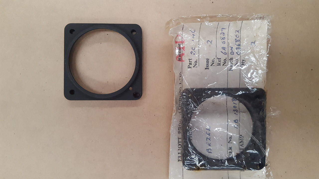6A/5829,  Bezel