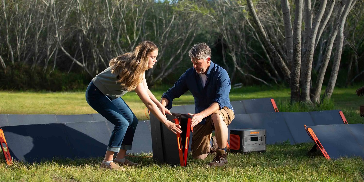 jackery-solar-panel-instant-setup.jpg