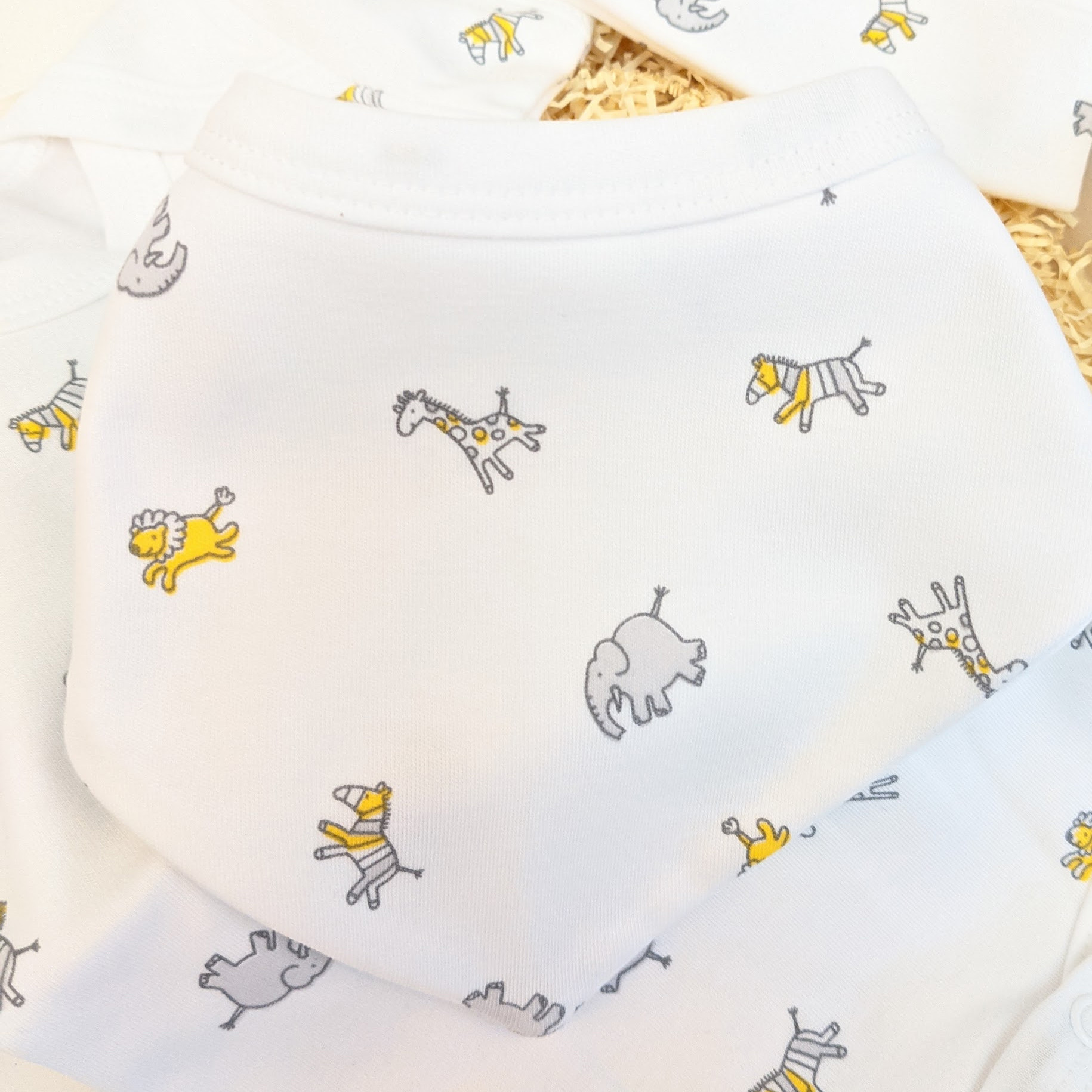 WELCOME TO THE WORLD NEW BABY GIFT HAMPER Safari Giraffe - Baby Moi