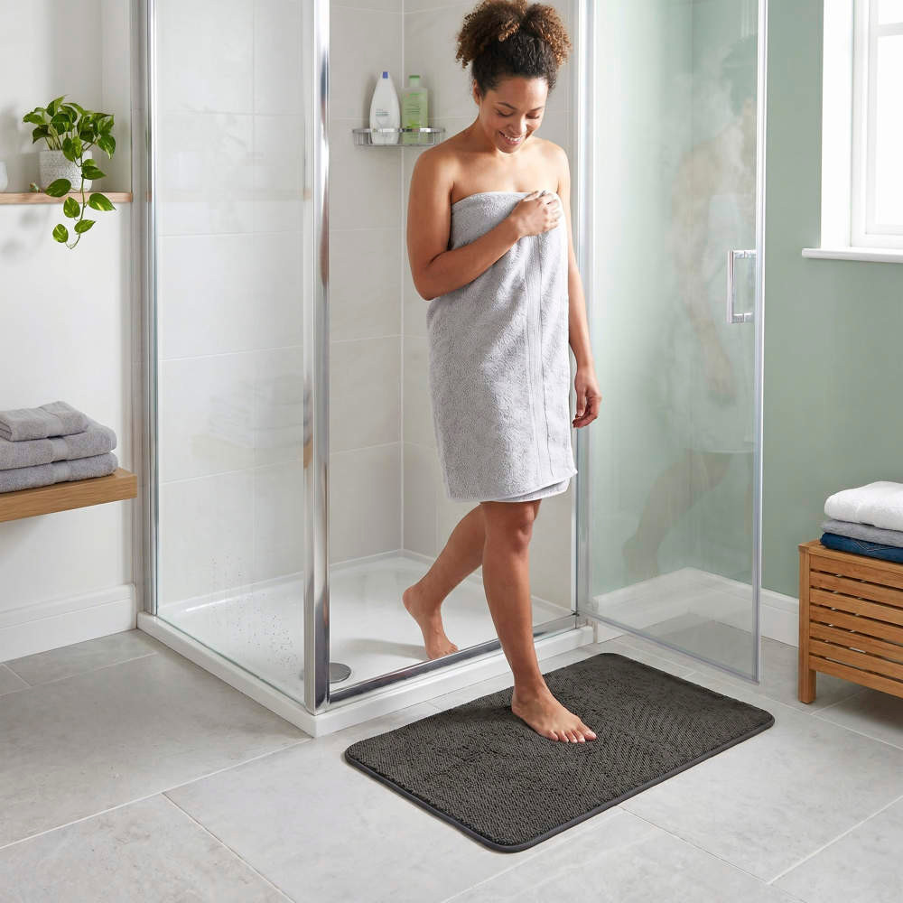 Memory Foam Bath Mat 50 x 80 cm | Anti-Slip Base | Beldray