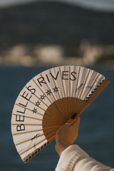 Éventail en toile Edition Belles Rives
