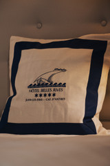 Housse de coussin brodée Belles Rives